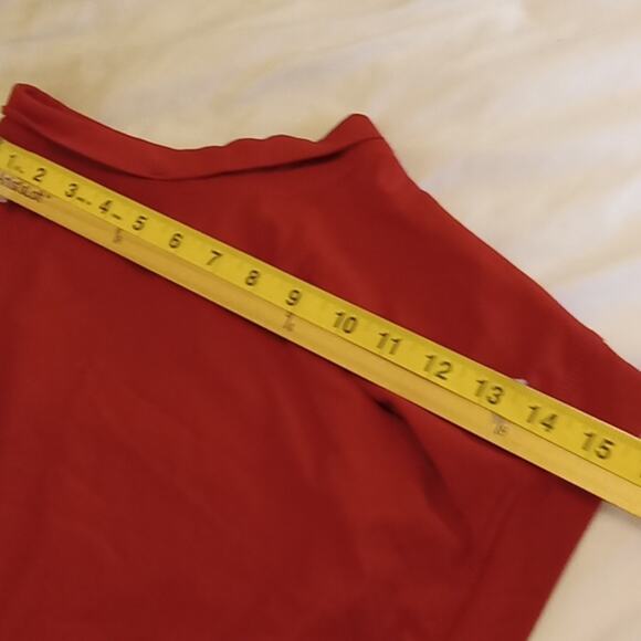 Arrive Guide Women's size Small Red Sleeveless Crop Tank Top. Activewear, Stretc - Picture 5 of 5